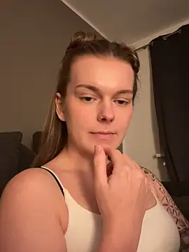 LisaFreier online show from October 18, 2025, 5:25 pm