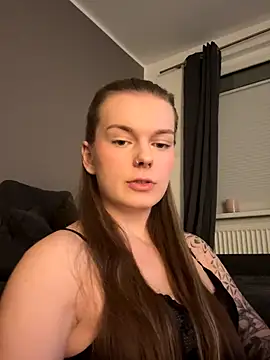 LisaFreier online show from October 27, 2025, 7:51 pm