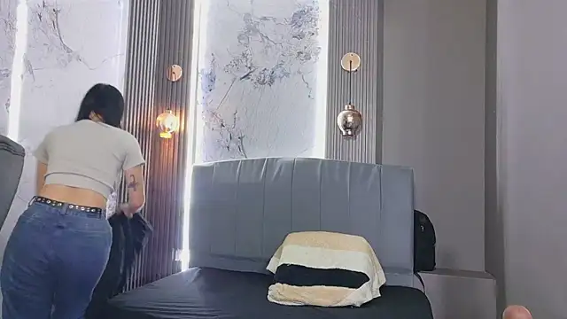 Olivia11  online show from April 16, 2026, 4:41 pm