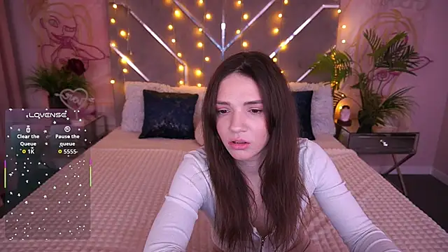 MirielleNymph online show from April 6, 2026, 12:28 pm