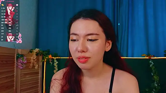 JenniferGlover online show from November 14, 2025, 8:24 am