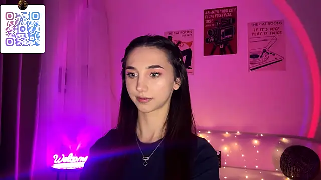 LinaMour online show from March 9, 2026, 10:25 pm