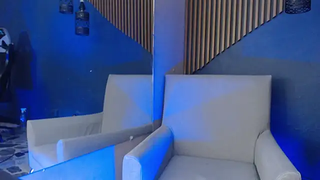 SkylerBloomm online show from September 30, 2025, 3:44 am