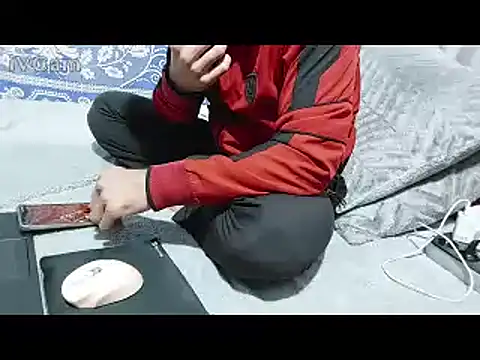 yazinyazin1 online show from February 16, 2026, 2:13 pm