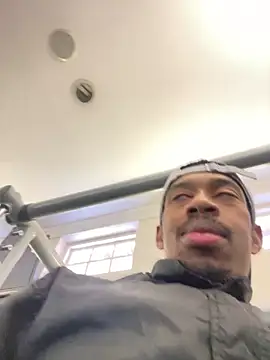 Snapshot of fitsexyman chatting on September 15, 2025, 2:06 pm fitsexyman online show from September 15, 2025, 2:06 pm