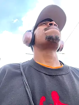 Snapshot of fitsexyman chatting on September 30, 2025, 10:53 am fitsexyman online show from September 30, 2025, 10:53 am