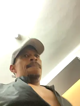 Snapshot of fitsexyman chatting on October 10, 2025, 1:32 pm fitsexyman online show from October 10, 2025, 1:32 pm