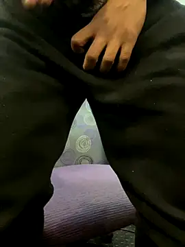 Snapshot of fitsexyman chatting on October 22, 2025, 7:19 am fitsexyman online show from October 22, 2025, 7:19 am