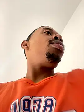 fitsexyman online show from December 1, 2025, 10:42 am