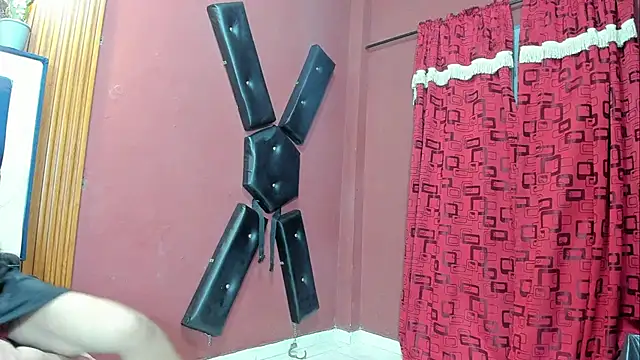 JisooLuv online show from December 5, 2025, 7:21 pm