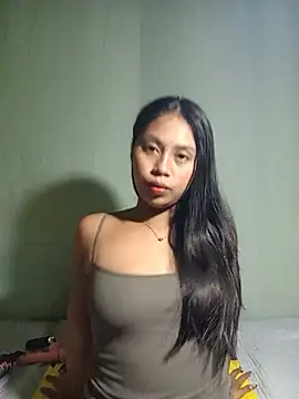 Snapshot of UrSweetAsianLady_02 chatting on July 17, 2026, 1:23 am UrSweetAsianLady 02 online show from July 17, 2026, 1:23 am