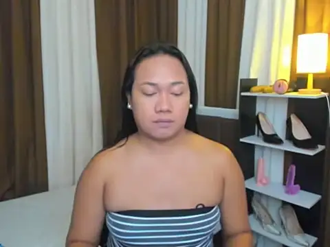 TsUncutKaren online show from September 25, 2025, 4:43 pm