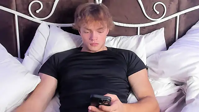 ChaseMuscular online show from October 1, 2025, 10:32 am