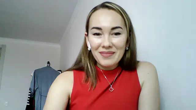 Snapshot of Sovaee chatting on October 12, 2025, 11:20 am Sovaee online show from October 12, 2025, 11:20 am