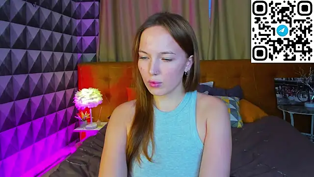 Maria Solis online show from September 25, 2025, 5:11 am