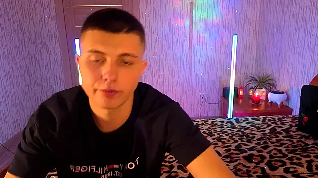 Denisx444 online show from December 2, 2025, 10:49 pm