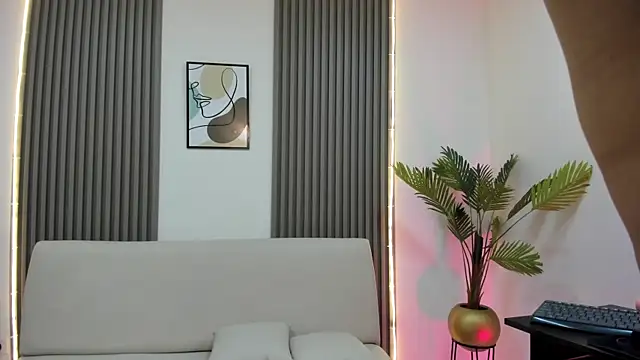 catalovex online show from October 3, 2025, 7:55 pm