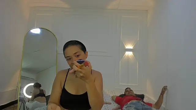 Snapshot of charlotte_dante212 chatting on March 13, 2026, 5:03 am charlotte dante212 online show from March 13, 2026, 5:03 am