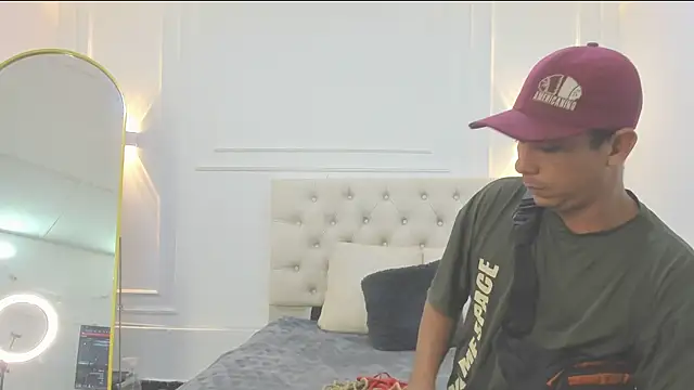 Snapshot of charlotte_dante212 chatting on April 5, 2026, 3:15 am charlotte dante212 online show from April 5, 2026, 3:15 am