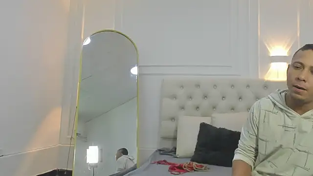 Snapshot of charlotte_dante212 chatting on April 13, 2026, 3:56 am charlotte dante212 online show from April 13, 2026, 3:56 am