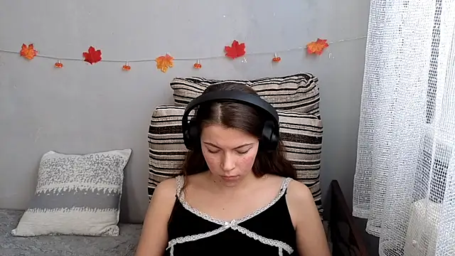 CutieAnny online show from October 25, 2025, 6:10 am