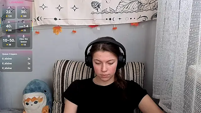 CutieAnny online show from November 22, 2025, 6:34 am