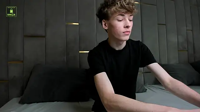 Snapshot of Kevin_Garsia chatting on September 26, 2025, 8:35 pm Kevin Garsia online show from September 26, 2025, 8:35 pm