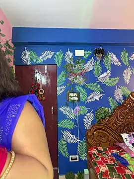 Snapshot of V-Hot-Sweti chatting on February 4, 2026, 7:09 pm V-Hot-Sweti online show from February 4, 2026, 7:09 pm