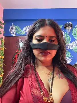 Snapshot of V-Hot-Sweti chatting on February 8, 2026, 9:02 am V-Hot-Sweti online show from February 8, 2026, 9:02 am