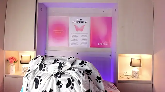 LexxaQueen online show from November 23, 2025, 4:12 am