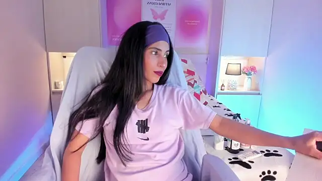 LexxaQueen online show from February 3, 2026, 4:10 am