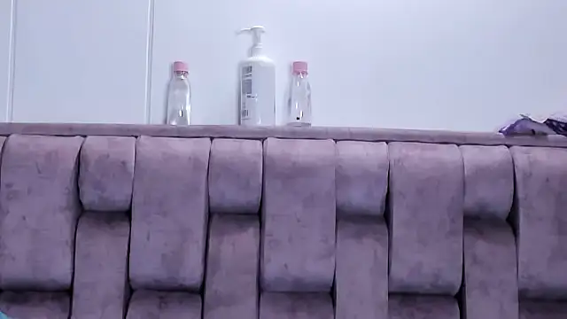 Alexa-Hunter online show from September 26, 2025, 1:26 pm