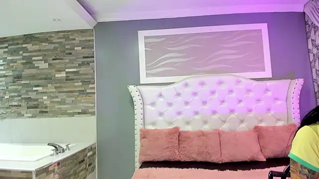 Snapshot of _camila_ortiz chatting on October 9, 2025, 8:18 pm  camila ortiz online show from October 9, 2025, 8:18 pm