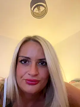 Snapshot of Seductive-SkyeXXX chatting on October 23, 2025, 10:08 pm Seductive-SkyeXXX online show from October 23, 2025, 10:08 pm