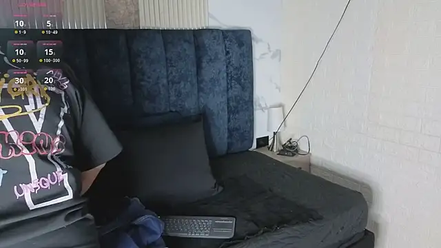 yunkeyc online show from April 14, 2026, 3:34 am