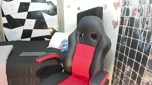 sophia arevalo online show from March 15, 2026, 3:12 am