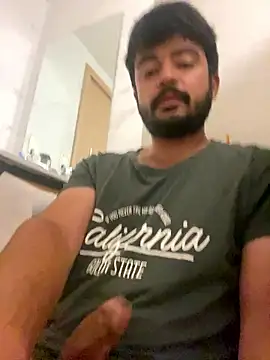 Snapshot of Agusmini chatting on January 7, 2026, 5:37 pm Agusmini online show from January 7, 2026, 5:37 pm