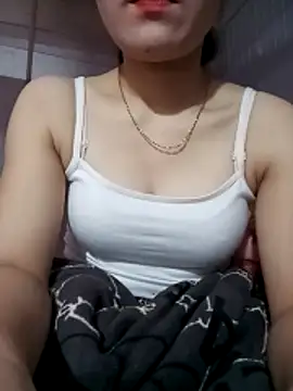 LucyyLy online show from December 17, 2025, 11:22 pm