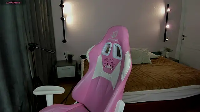 Belle Wa1ker online show from November 9, 2025, 1:04 am