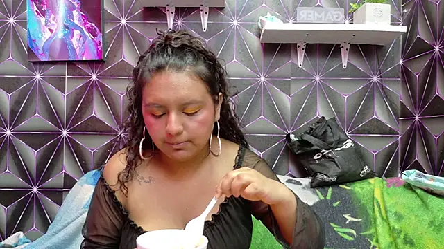 Snapshot of DakotaKS chatting on October 2, 2025, 7:21 pm DakotaKS online show from October 2, 2025, 7:21 pm