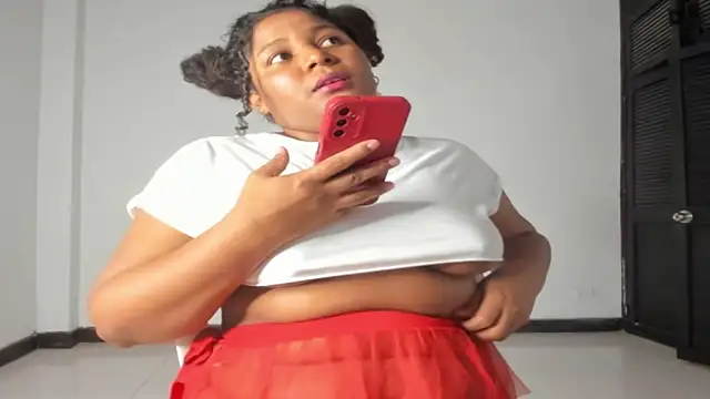 CAROLINNAGOMEZ online show from November 7, 2025, 12:32 am