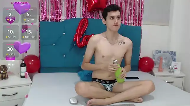 LuigiMarchetti online show from February 12, 2026, 8:04 pm