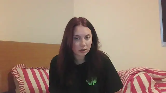 RoseMaee online show from October 21, 2025, 3:57 pm