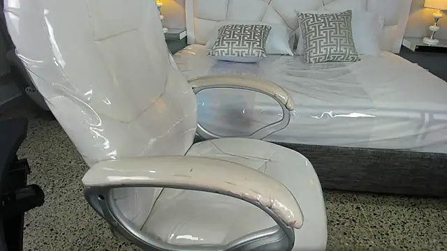 Miss Francheska online show from February 2, 2026, 11:53 am