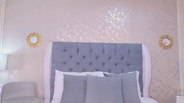 ZoeWilliis online show from May 23, 2026, 11:03 am