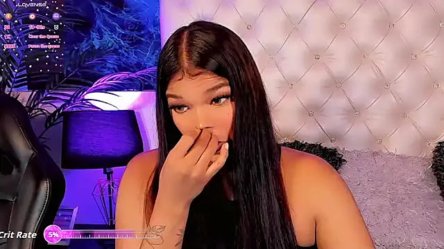 Valeria Swett  online show from April 4, 2026, 8:50 pm