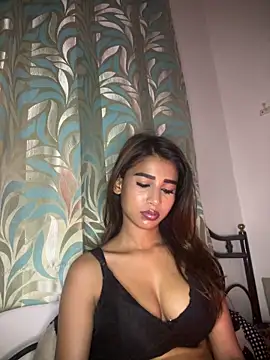 STRIP GLOW online show from March 21, 2026, 8:45 pm