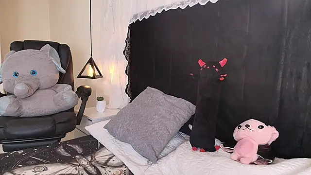 IvyBelle  online show from April 9, 2026, 11:26 am