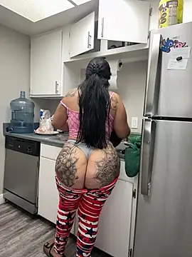 Snapshot of latina_curvy22 chatting on April 23, 2026, 7:16 pm latina curvy22 online show from April 23, 2026, 7:16 pm