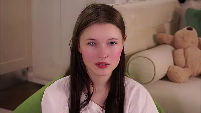 LynHillaire online show from September 13, 2025, 11:10 am